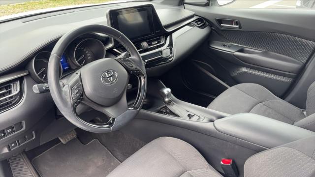 Toyota C-Hr image 5