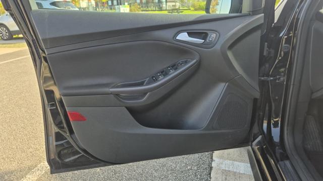 Ford Focus image 8