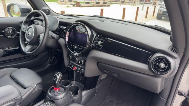 Mini Cabrio image 1
