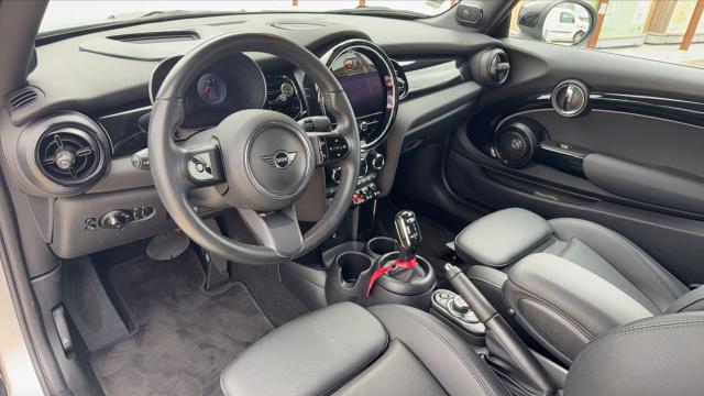 Mini Cabrio image 8