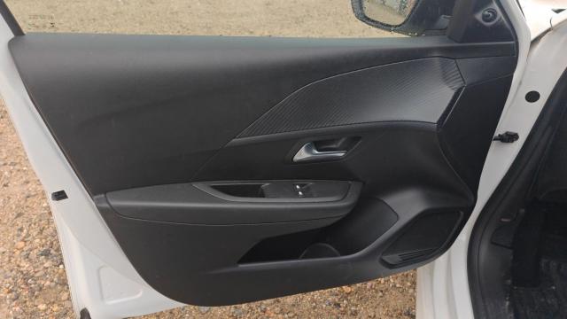 Peugeot 208 image 2
