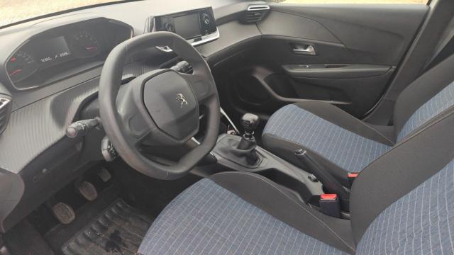 Peugeot 208 image 9