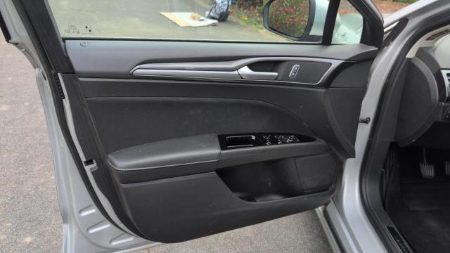 Ford Mondeo image 6