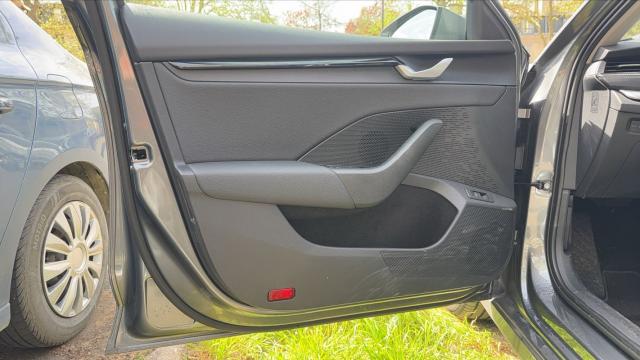 Skoda Octavia image 3