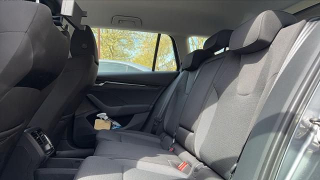 Skoda Octavia image 4