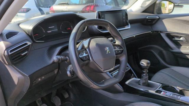 Peugeot 2008 image 2