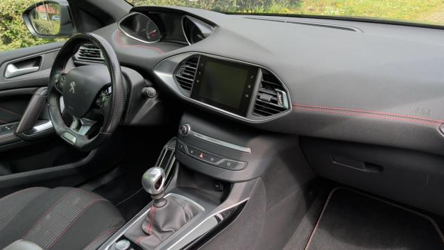 Peugeot 308 image 8