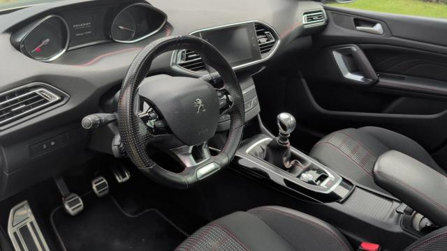 Peugeot 308 image 1