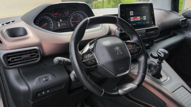 Peugeot Rifter image 6