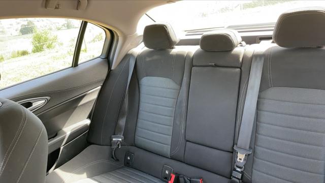 Alfa Romeo Giulia image 7