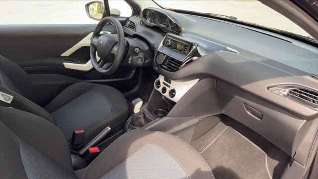 Peugeot 208 image 3