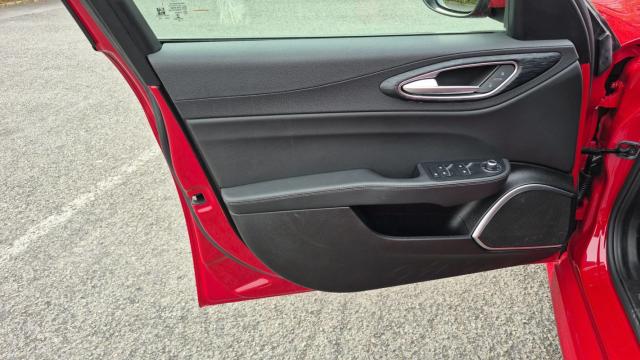 Alfa Romeo Giulia image 8