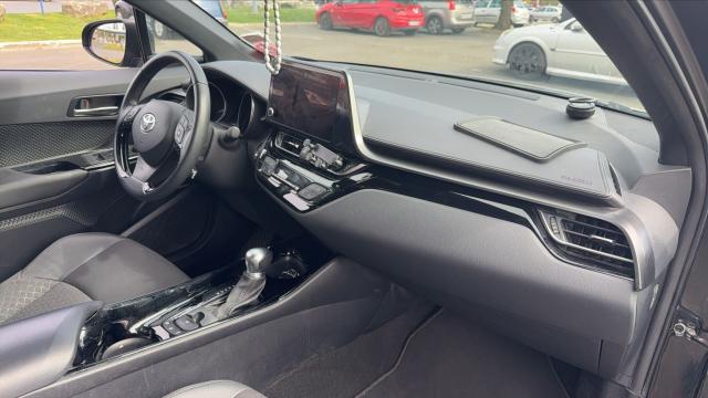 Toyota C-Hr image 5