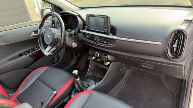 Kia Picanto image 9