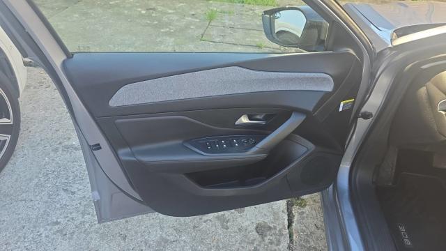 Peugeot 308 image 3