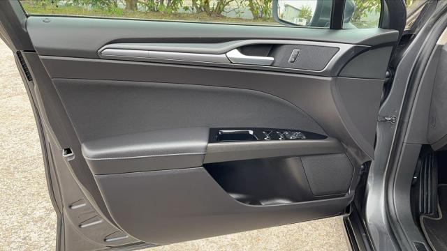 Ford Mondeo image 5