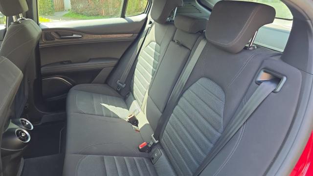 Alfa Romeo Stelvio image 7