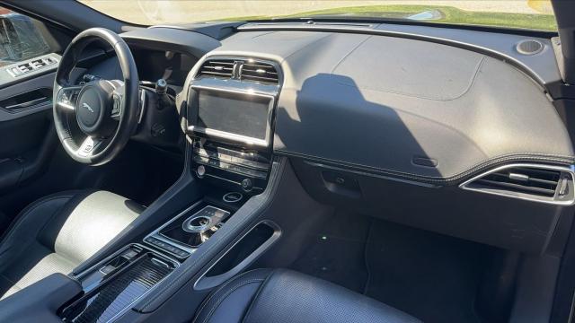 Jaguar F-Pace image 4