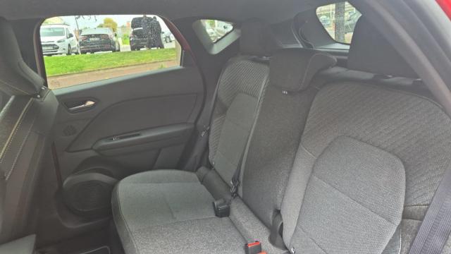 Renault Captur image 2