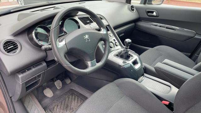 Peugeot 5008 image 7