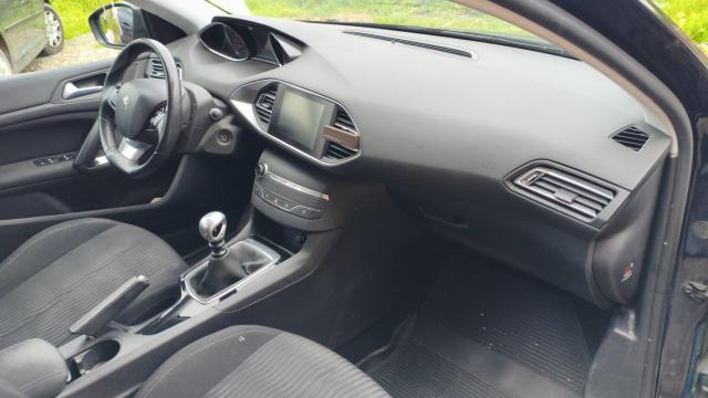 Peugeot 308 image 2