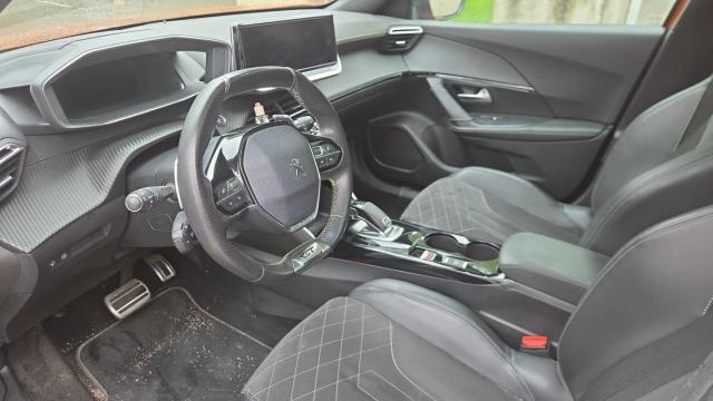 Peugeot 2008 image 8