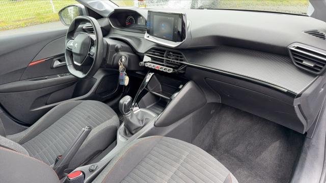 Peugeot 208 image 6