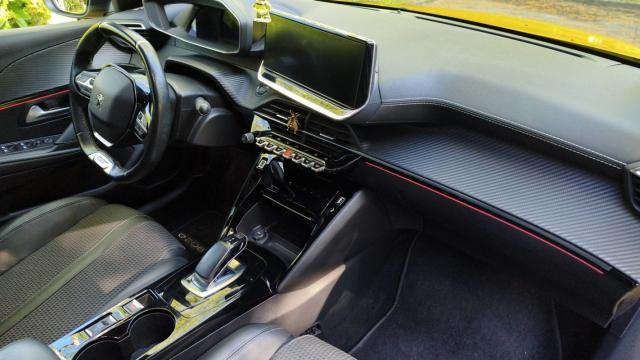 Peugeot E-208 image 1