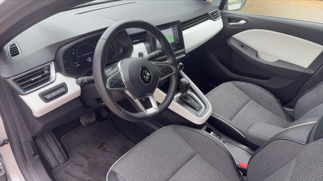 Renault Clio image 2