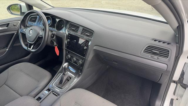 Volkswagen Golf image 6