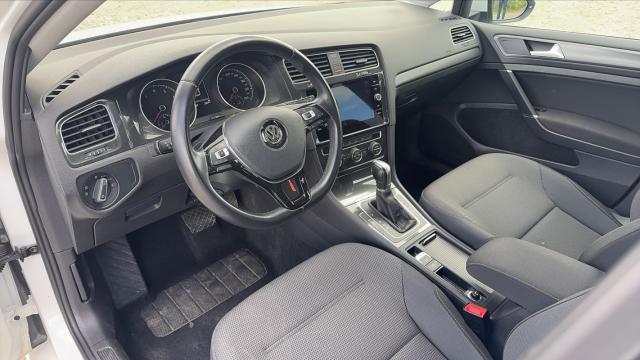 Volkswagen Golf image 9