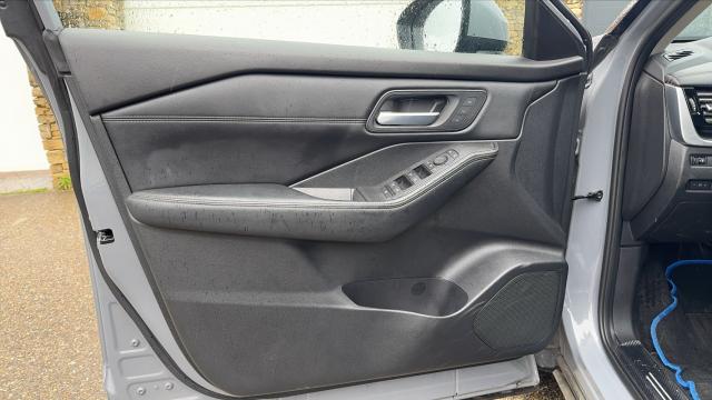 Nissan X-Trail image 8