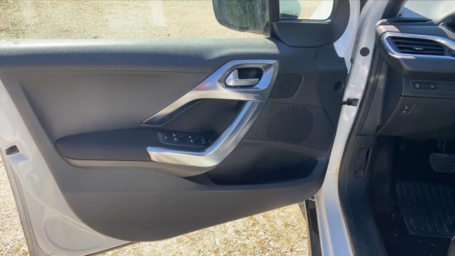 Peugeot 2008 image 5