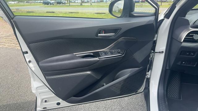 Toyota C-Hr image 4