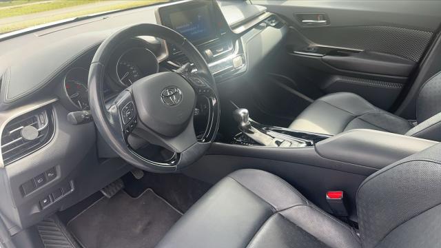 Toyota C-Hr image 2