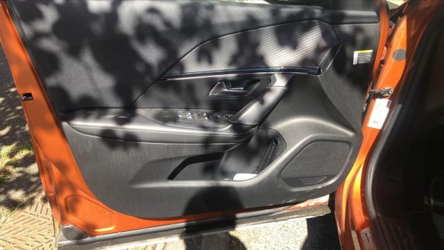 Peugeot 2008 image 7