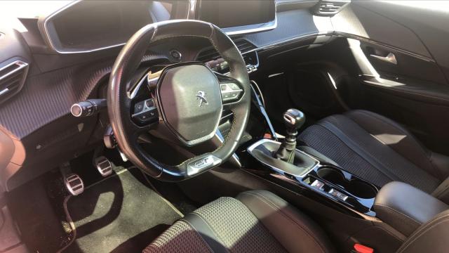 Peugeot 2008 image 3