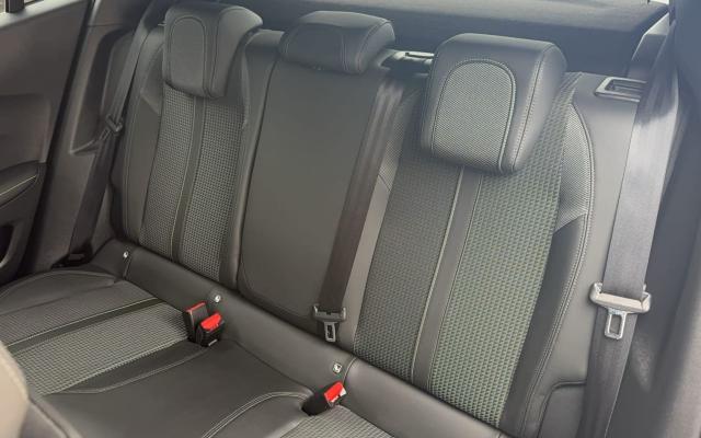 Peugeot 2008 image 9