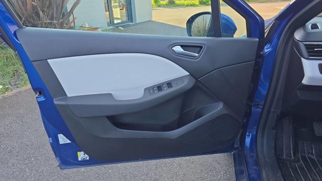 Renault Clio image 6