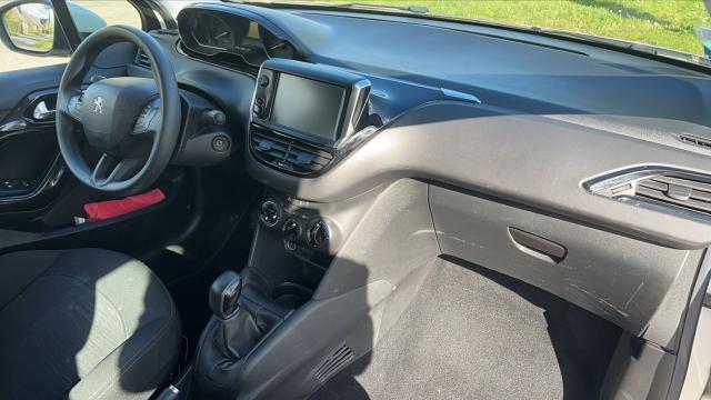 Peugeot 208 image 5