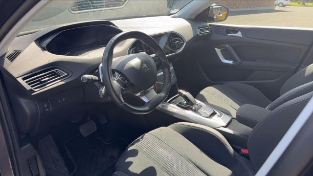 Peugeot 308 image 1