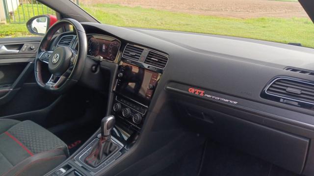 Volkswagen Golf image 9