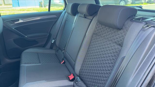 Volkswagen Golf image 7