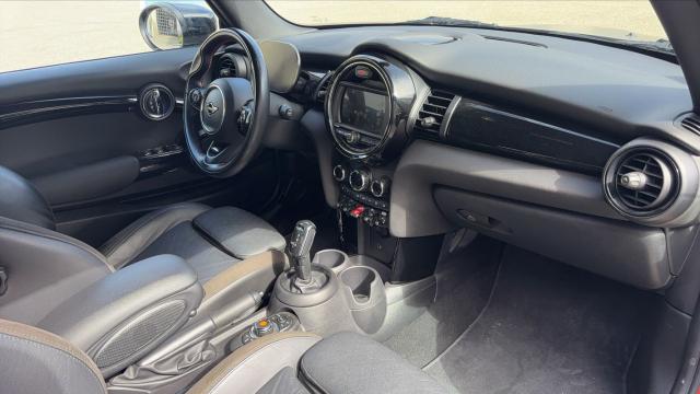 Mini Cabrio image 7
