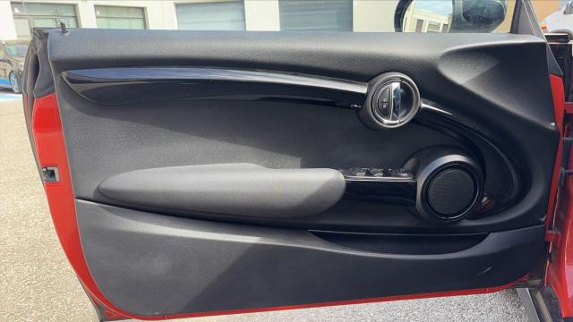 Mini Cabrio image 8