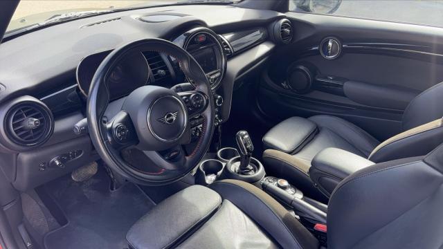 Mini Cabrio image 2