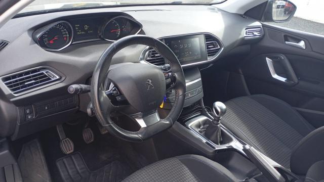 Peugeot 308 image 8