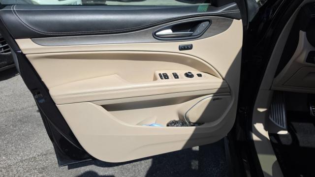 Alfa Romeo Stelvio image 1