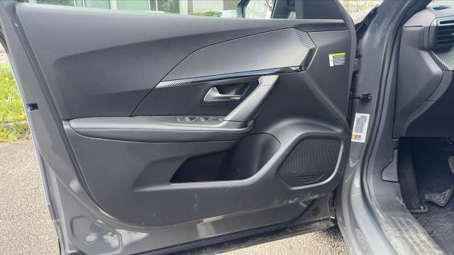 Peugeot 2008 image 6