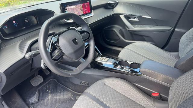 Peugeot 2008 image 8